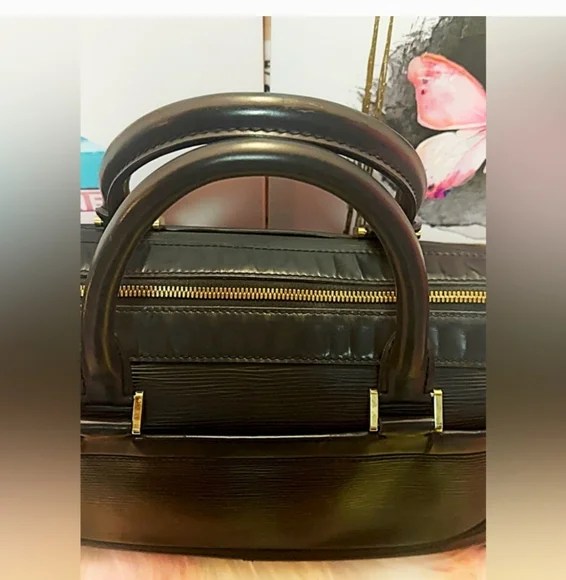 Louis Vuttion Black Epi Leather Handbag - Picture 3 of 10